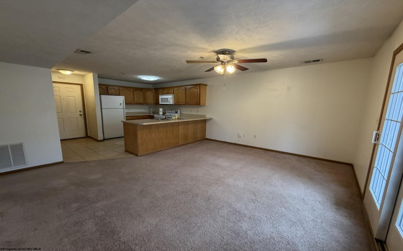 424 Creekside Drive, Morgantown, West Virginia 26508, 2 Bedrooms Bedrooms, 4 Rooms Rooms,2 BathroomsBathrooms,Residential Rentals,For Rent,Creekside,10163089