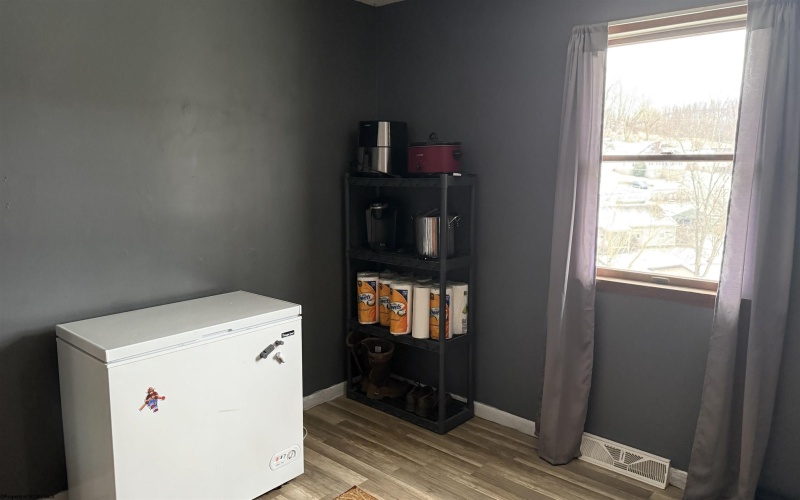 49 New York Avenue, West Union, West Virginia 26456, 3 Bedrooms Bedrooms, 6 Rooms Rooms,1 BathroomBathrooms,Single Family Detached,For Sale,New York,10163085