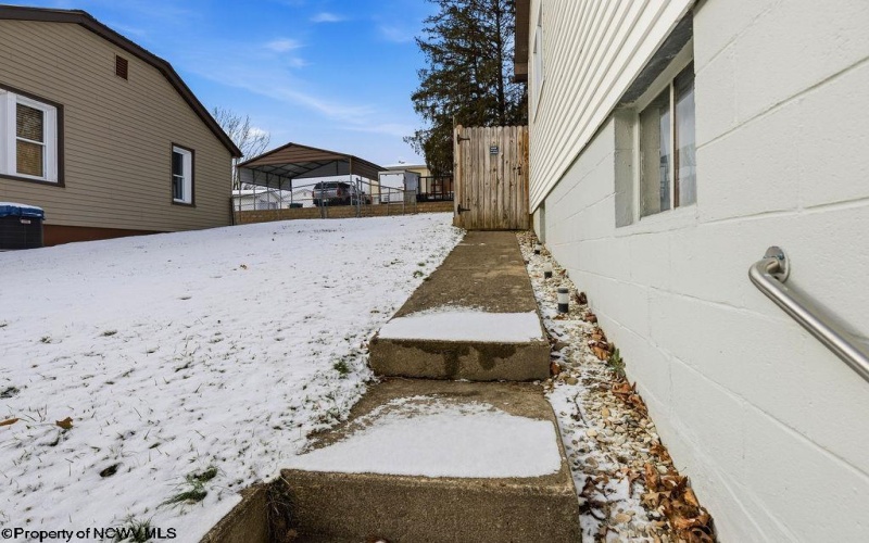 411 Roane Avenue, Clarksburg, West Virginia 26301, 3 Bedrooms Bedrooms, 6 Rooms Rooms,2 BathroomsBathrooms,Single Family Detached,For Sale,Roane,10163088