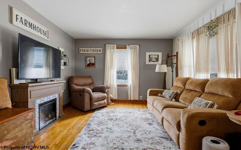 411 Roane Avenue, Clarksburg, West Virginia 26301, 3 Bedrooms Bedrooms, 6 Rooms Rooms,2 BathroomsBathrooms,Single Family Detached,For Sale,Roane,10163088