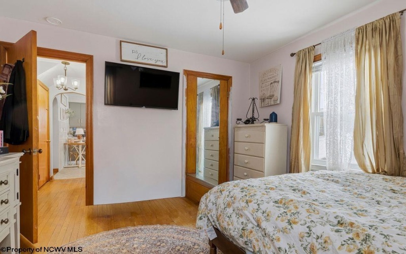 411 Roane Avenue, Clarksburg, West Virginia 26301, 3 Bedrooms Bedrooms, 6 Rooms Rooms,2 BathroomsBathrooms,Single Family Detached,For Sale,Roane,10163088