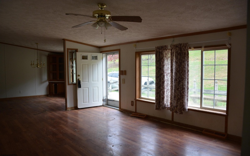 135 Fawn Meadow Drive, Maidsville, West Virginia 26541, 3 Bedrooms Bedrooms, 8 Rooms Rooms,2 BathroomsBathrooms,Single Family Detached,For Sale,Fawn Meadow,10163093