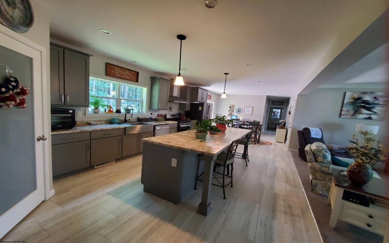 49 Holleran Heights, Kingwood, West Virginia 26537, 3 Bedrooms Bedrooms, 7 Rooms Rooms,2 BathroomsBathrooms,Single Family Detached,For Sale,Holleran,10163101