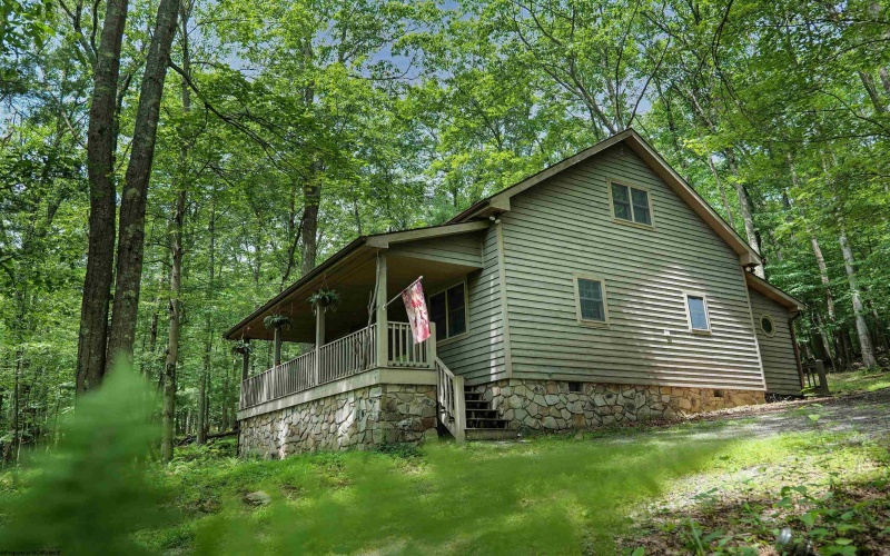 347 Windflower Drive, Terra Alta, West Virginia 26764, 3 Bedrooms Bedrooms, 6 Rooms Rooms,2 BathroomsBathrooms,Single Family Detached,For Sale,Windflower,10163100