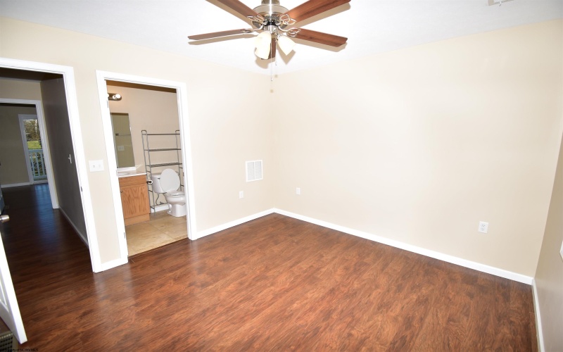 427 Marlowe Circle, Morgantown, West Virginia 26505, 3 Bedrooms Bedrooms, 5 Rooms Rooms,4 BathroomsBathrooms,Residential Rentals,For Rent,Marlowe,10163095