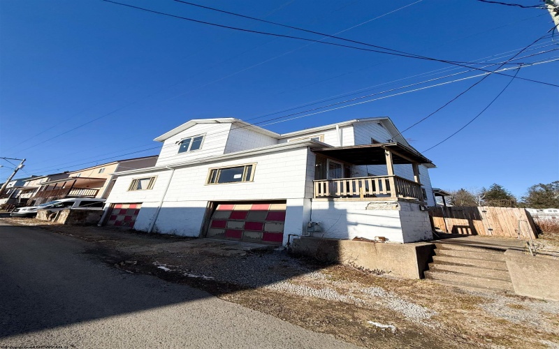 22 FREELAND Street, Fairmont, West Virginia 26554, 1 Bedroom Bedrooms, 9 Rooms Rooms,2 BathroomsBathrooms,Single Family Detached,For Sale,FREELAND,10163102