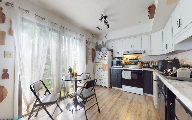 1236 Van Voorhis Road, Morgantown, West Virginia 26505, 2 Bedrooms Bedrooms, 6 Rooms Rooms,1 BathroomBathrooms,Single Family Attached,For Sale,Van Voorhis,10163104