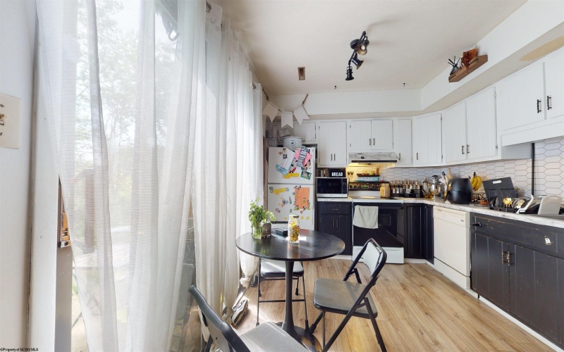 1236 Van Voorhis Road, Morgantown, West Virginia 26505, 2 Bedrooms Bedrooms, 6 Rooms Rooms,1 BathroomBathrooms,Single Family Attached,For Sale,Van Voorhis,10163104