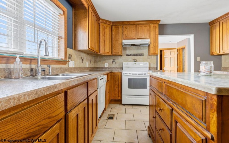 559 Hornors Run Road, Shinnston, West Virginia 26431, 6 Bedrooms Bedrooms, 13 Rooms Rooms,3 BathroomsBathrooms,Single Family Detached,For Sale,Hornors Run,10163112