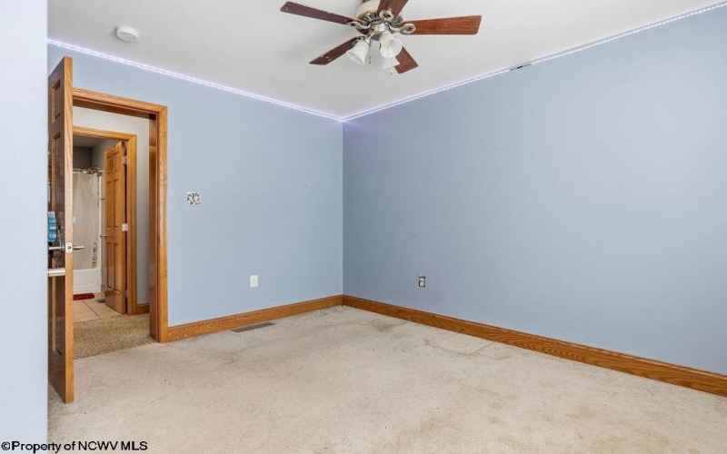 559 Hornors Run Road, Shinnston, West Virginia 26431, 6 Bedrooms Bedrooms, 13 Rooms Rooms,3 BathroomsBathrooms,Single Family Detached,For Sale,Hornors Run,10163112