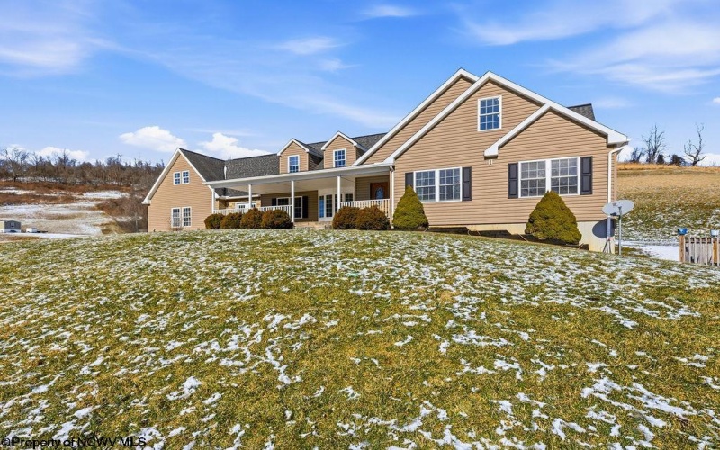 559 Hornors Run Road, Shinnston, West Virginia 26431, 6 Bedrooms Bedrooms, 13 Rooms Rooms,3 BathroomsBathrooms,Single Family Detached,For Sale,Hornors Run,10163112