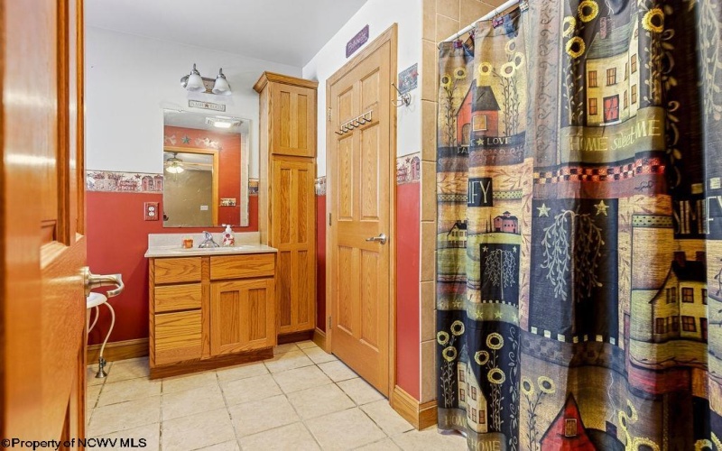 559 Hornors Run Road, Shinnston, West Virginia 26431, 6 Bedrooms Bedrooms, 13 Rooms Rooms,3 BathroomsBathrooms,Single Family Detached,For Sale,Hornors Run,10163112