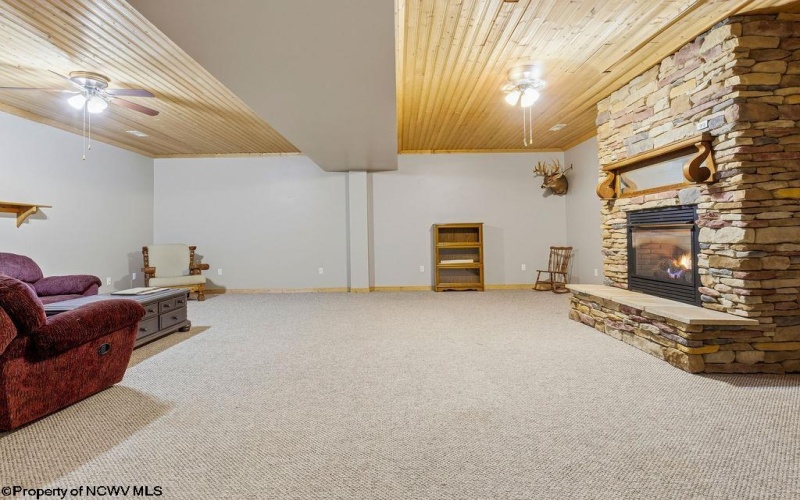 559 Hornors Run Road, Shinnston, West Virginia 26431, 6 Bedrooms Bedrooms, 13 Rooms Rooms,3 BathroomsBathrooms,Single Family Detached,For Sale,Hornors Run,10163112