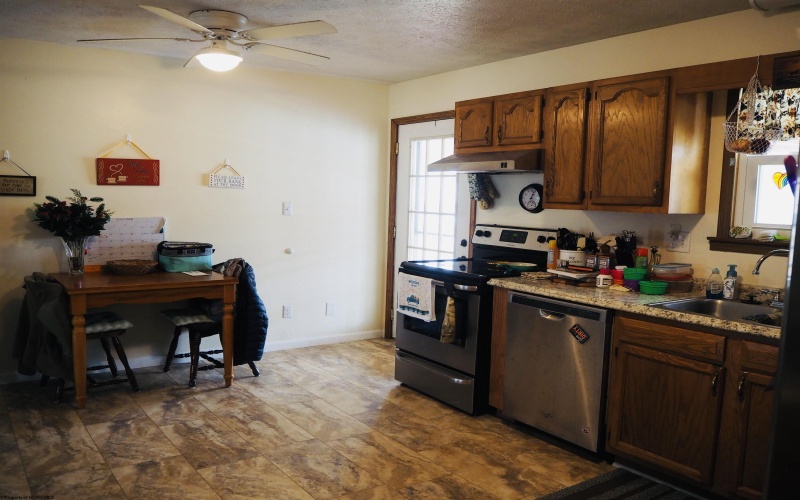 103 Deerborne Street, West Milford, West Virginia 26451, 3 Bedrooms Bedrooms, 5 Rooms Rooms,2 BathroomsBathrooms,Single Family Detached,For Sale,Deerborne,10163109