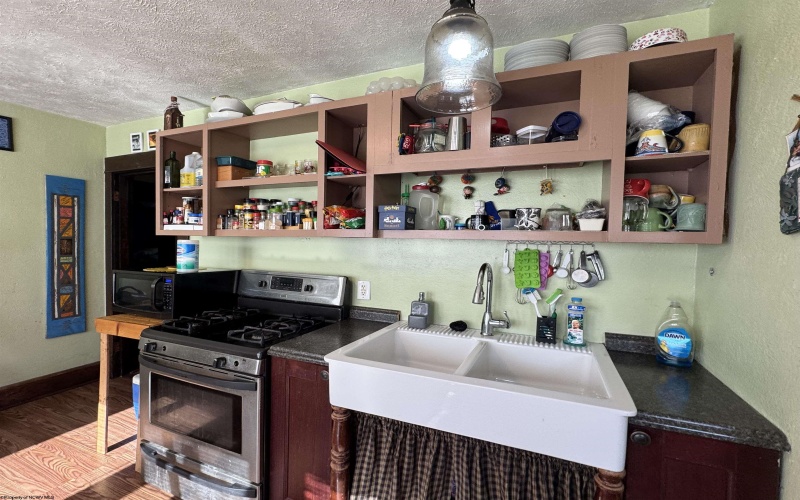 1412 Hood Street, Fairmont, West Virginia 26554, 2 Bedrooms Bedrooms, 5 Rooms Rooms,1 BathroomBathrooms,Single Family Detached,For Sale,Hood,10163111 1412 Hood Street, Fairmont, West Virginia 26554, 2 Bedrooms Bedrooms, 5 Rooms Rooms,1 BathroomBathrooms,Single Family Detached,For Sale,Hood,10163111