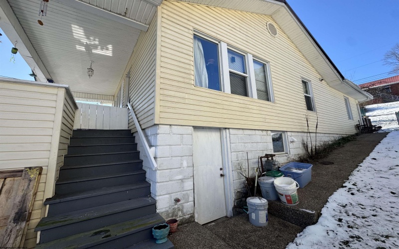 1412 Hood Street, Fairmont, West Virginia 26554, 2 Bedrooms Bedrooms, 5 Rooms Rooms,1 BathroomBathrooms,Single Family Detached,For Sale,Hood,10163111 1412 Hood Street, Fairmont, West Virginia 26554, 2 Bedrooms Bedrooms, 5 Rooms Rooms,1 BathroomBathrooms,Single Family Detached,For Sale,Hood,10163111