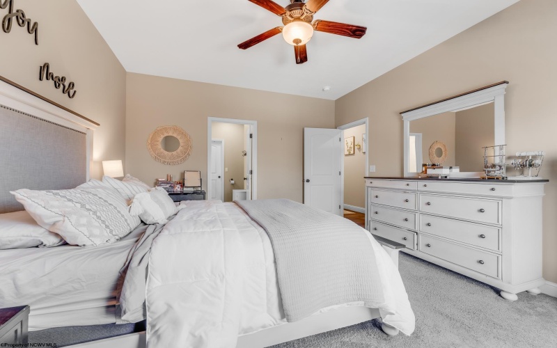 4004 Yellow Birch Lane, Morgantown, West Virginia 26501, 3 Bedrooms Bedrooms, 8 Rooms Rooms,2 BathroomsBathrooms,Single Family Attached,For Sale,Yellow Birch,10163127