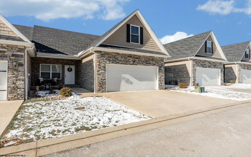 4004 Yellow Birch Lane, Morgantown, West Virginia 26501, 3 Bedrooms Bedrooms, 8 Rooms Rooms,2 BathroomsBathrooms,Single Family Attached,For Sale,Yellow Birch,10163127