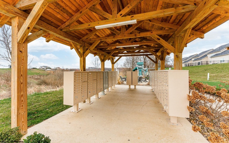 4004 Yellow Birch Lane, Morgantown, West Virginia 26501, 3 Bedrooms Bedrooms, 8 Rooms Rooms,2 BathroomsBathrooms,Single Family Attached,For Sale,Yellow Birch,10163127