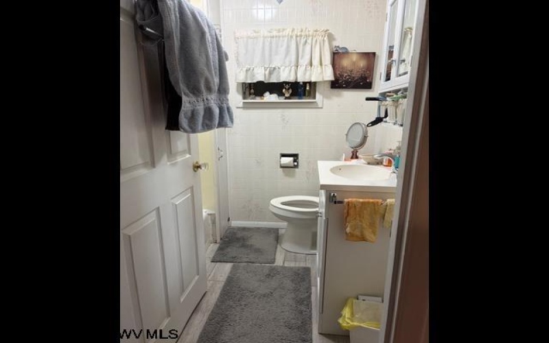 317 Indiana Avenue, Clarksburg, West Virginia 26301, 2 Bedrooms Bedrooms, 7 Rooms Rooms,1 BathroomBathrooms,Single Family Detached,For Sale,Indiana,10163128