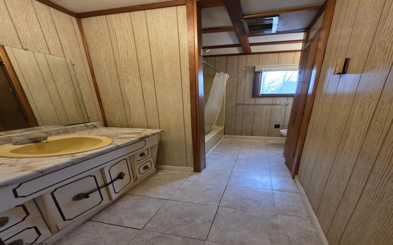 2 Fox Ridge Road, Elkins, West Virginia 26241, 4 Bedrooms Bedrooms, 7 Rooms Rooms,2 BathroomsBathrooms,Single Family Detached,For Sale,Fox Ridge,10163125