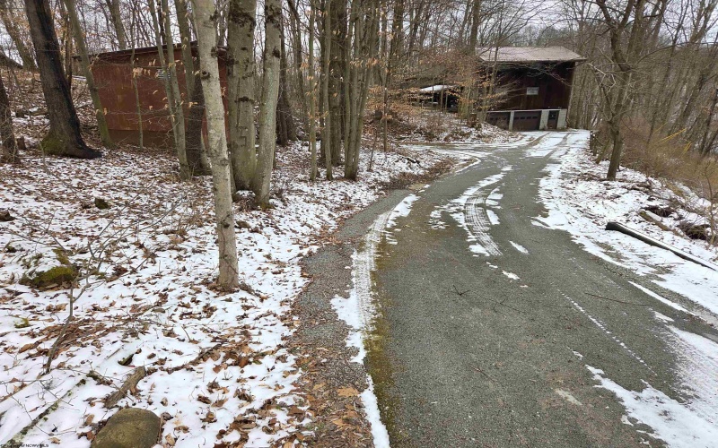 2 Fox Ridge Road, Elkins, West Virginia 26241, 4 Bedrooms Bedrooms, 7 Rooms Rooms,2 BathroomsBathrooms,Single Family Detached,For Sale,Fox Ridge,10163125