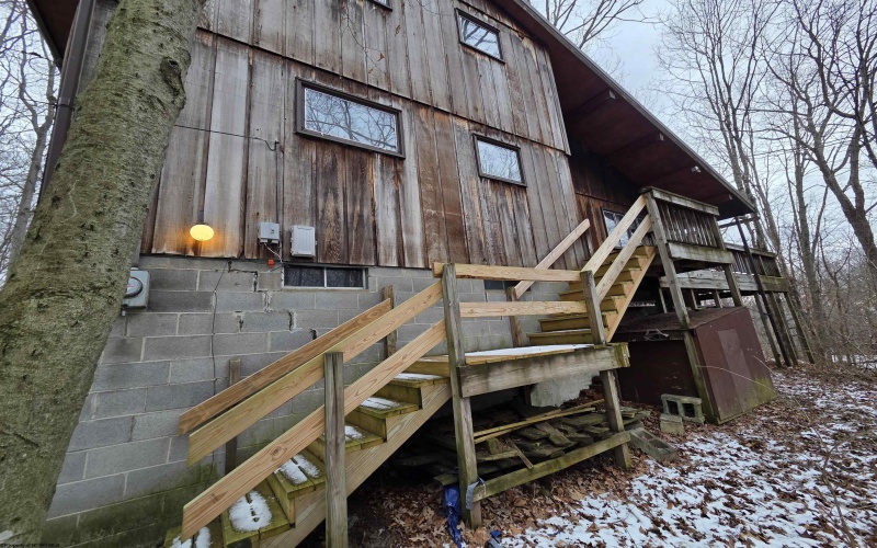 2 Fox Ridge Road, Elkins, West Virginia 26241, 4 Bedrooms Bedrooms, 7 Rooms Rooms,2 BathroomsBathrooms,Single Family Detached,For Sale,Fox Ridge,10163125