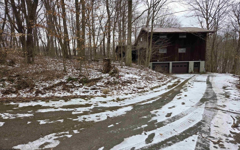 2 Fox Ridge Road, Elkins, West Virginia 26241, 4 Bedrooms Bedrooms, 7 Rooms Rooms,2 BathroomsBathrooms,Single Family Detached,For Sale,Fox Ridge,10163125