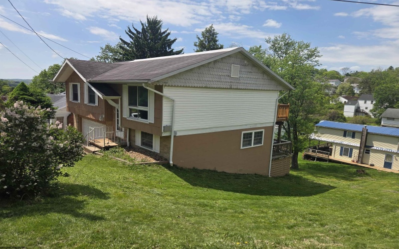 929 Garrison Avenue, Morgantown, West Virginia 26505, 3 Bedrooms Bedrooms, 7 Rooms Rooms,2 BathroomsBathrooms,Single Family Detached,For Sale,Garrison,10163119