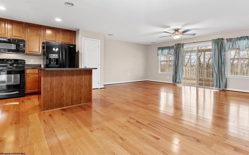 158 Birds Eye View Drive, Morgantown, West Virginia 26501, 2 Bedrooms Bedrooms, 7 Rooms Rooms,2 BathroomsBathrooms,Single Family Attached,For Sale,Birds Eye View,10163137