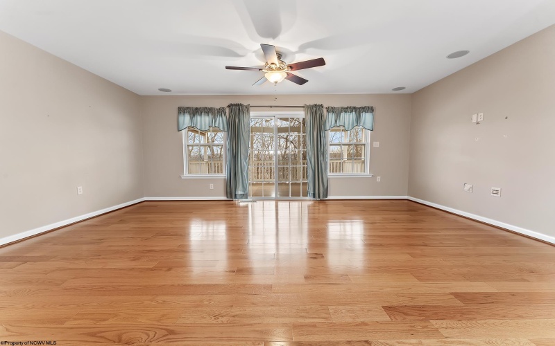 158 Birds Eye View Drive, Morgantown, West Virginia 26501, 2 Bedrooms Bedrooms, 7 Rooms Rooms,2 BathroomsBathrooms,Single Family Attached,For Sale,Birds Eye View,10163137