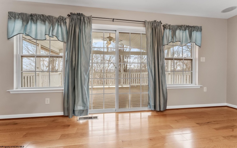 158 Birds Eye View Drive, Morgantown, West Virginia 26501, 2 Bedrooms Bedrooms, 7 Rooms Rooms,2 BathroomsBathrooms,Single Family Attached,For Sale,Birds Eye View,10163137