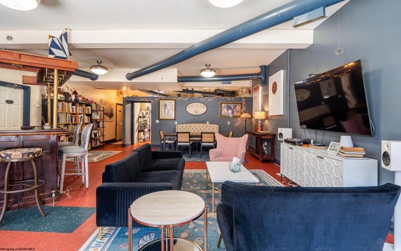 274 East Avenue, Thomas, West Virginia 26292, ,Multi-unit/income,For Sale,East,10163135