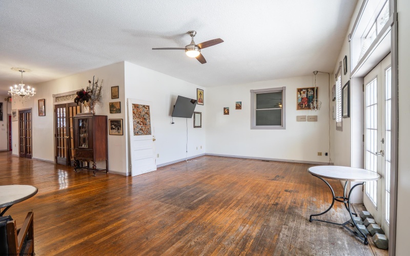 274 East Avenue, Thomas, West Virginia 26292, ,Multi-unit/income,For Sale,East,10163135