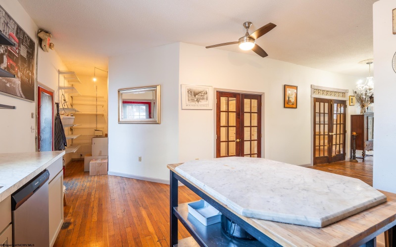 274 East Avenue, Thomas, West Virginia 26292, ,Multi-unit/income,For Sale,East,10163135