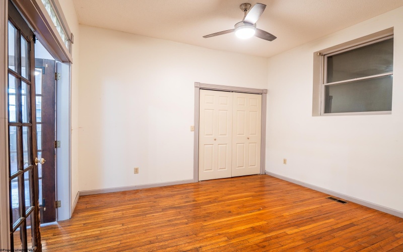 274 East Avenue, Thomas, West Virginia 26292, ,Multi-unit/income,For Sale,East,10163135