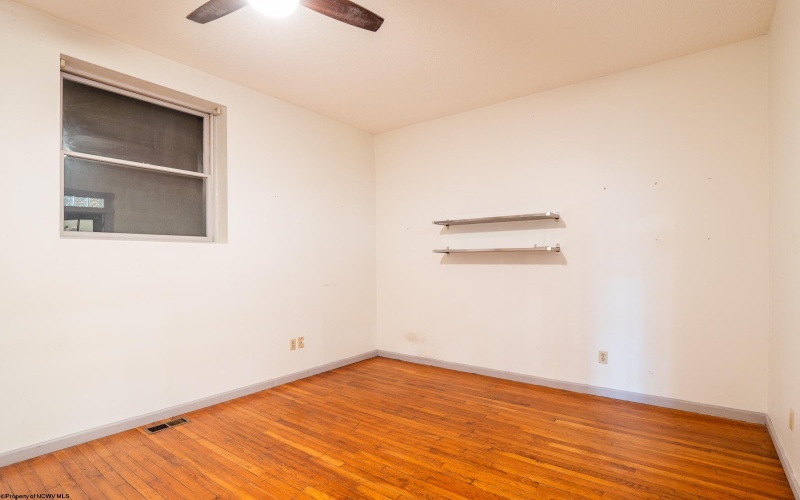 274 East Avenue, Thomas, West Virginia 26292, ,Multi-unit/income,For Sale,East,10163135