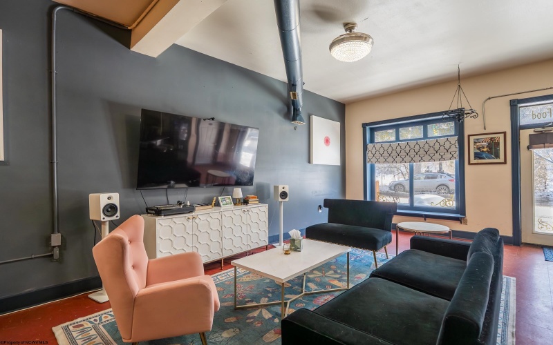 274 East Avenue, Thomas, West Virginia 26292, ,Multi-unit/income,For Sale,East,10163135