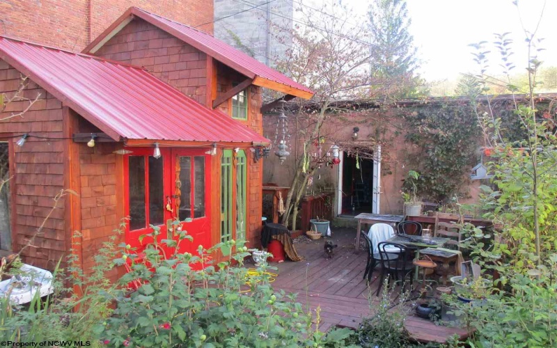 274 East Avenue, Thomas, West Virginia 26292, ,Multi-unit/income,For Sale,East,10163135