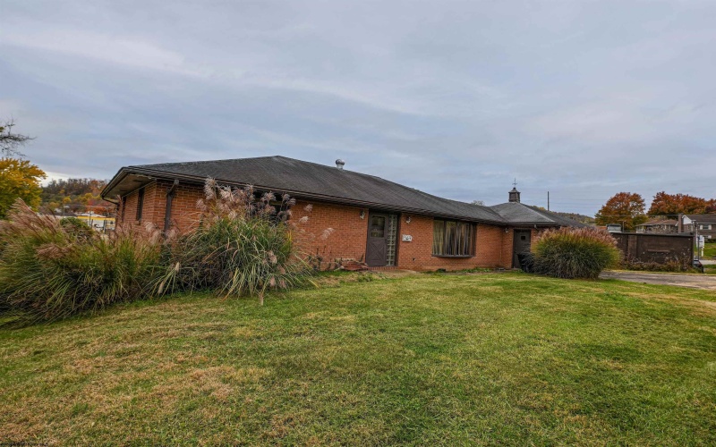 100 Goodwin Court, Nutter Fort, West Virginia 26301, 2 Bedrooms Bedrooms, 8 Rooms Rooms,2 BathroomsBathrooms,Single Family Detached,For Sale,Goodwin,10163133