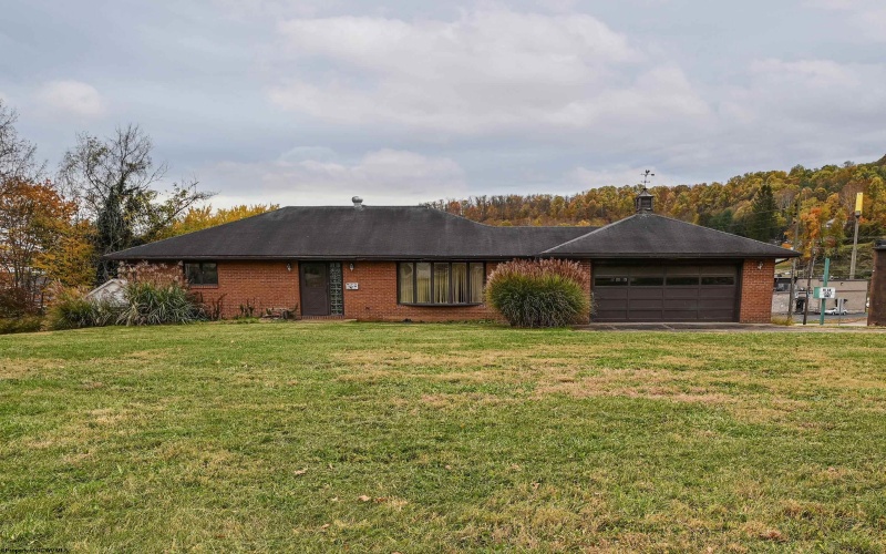 100 Goodwin Court, Nutter Fort, West Virginia 26301, 2 Bedrooms Bedrooms, 8 Rooms Rooms,2 BathroomsBathrooms,Single Family Detached,For Sale,Goodwin,10163133