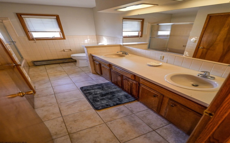 100 Goodwin Court, Nutter Fort, West Virginia 26301, 2 Bedrooms Bedrooms, 8 Rooms Rooms,2 BathroomsBathrooms,Single Family Detached,For Sale,Goodwin,10163133