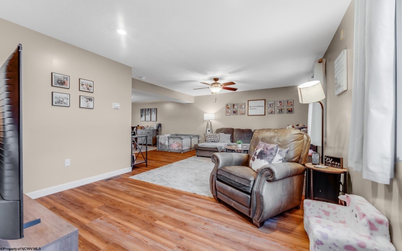 212 Stonegate Circle, Morgantown, West Virginia 26505, 3 Bedrooms Bedrooms, 5 Rooms Rooms,2 BathroomsBathrooms,Single Family Attached,For Sale,Stonegate,10163143