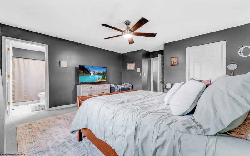 212 Stonegate Circle, Morgantown, West Virginia 26505, 3 Bedrooms Bedrooms, 5 Rooms Rooms,2 BathroomsBathrooms,Single Family Attached,For Sale,Stonegate,10163143