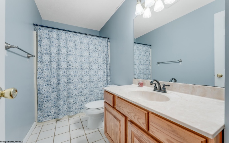 212 Stonegate Circle, Morgantown, West Virginia 26505, 3 Bedrooms Bedrooms, 5 Rooms Rooms,2 BathroomsBathrooms,Single Family Attached,For Sale,Stonegate,10163143