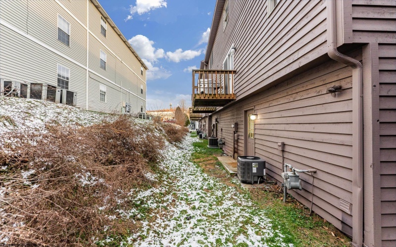 212 Stonegate Circle, Morgantown, West Virginia 26505, 3 Bedrooms Bedrooms, 5 Rooms Rooms,2 BathroomsBathrooms,Single Family Attached,For Sale,Stonegate,10163143