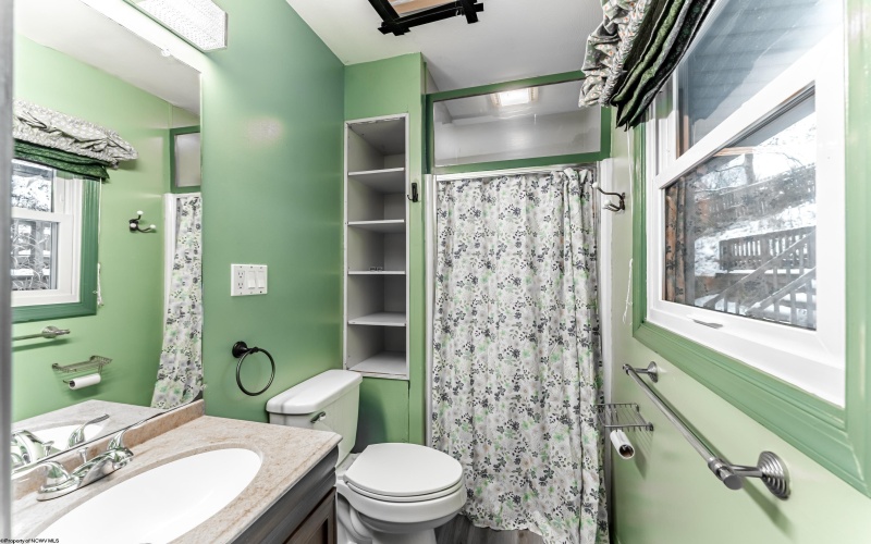 338 Jackson Avenue, Morgantown, West Virginia 26501, 3 Bedrooms Bedrooms, 9 Rooms Rooms,2 BathroomsBathrooms,Single Family Detached,For Sale,Jackson,10163147