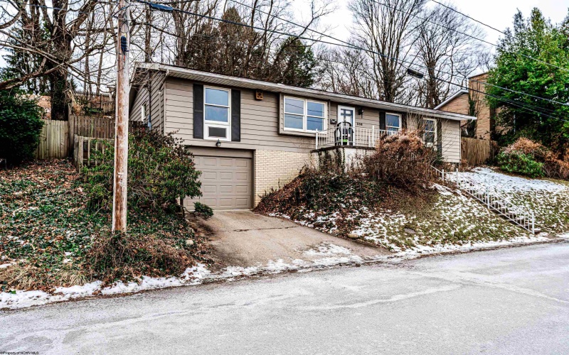 338 Jackson Avenue, Morgantown, West Virginia 26501, 3 Bedrooms Bedrooms, 9 Rooms Rooms,2 BathroomsBathrooms,Single Family Detached,For Sale,Jackson,10163147