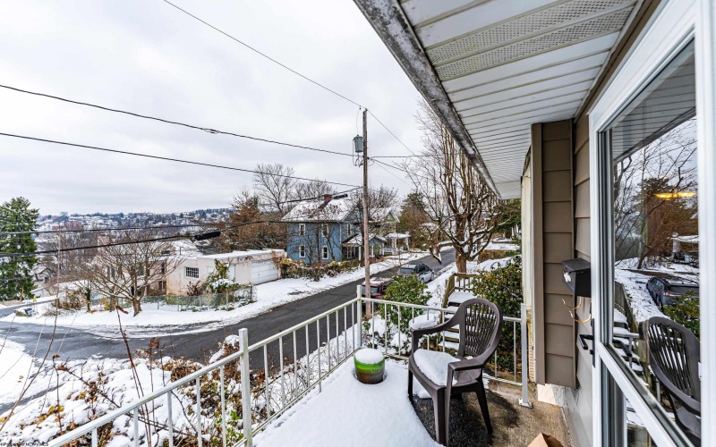 338 Jackson Avenue, Morgantown, West Virginia 26501, 3 Bedrooms Bedrooms, 9 Rooms Rooms,2 BathroomsBathrooms,Single Family Detached,For Sale,Jackson,10163147