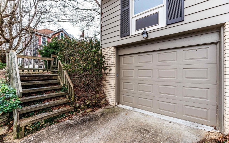 338 Jackson Avenue, Morgantown, West Virginia 26501, 3 Bedrooms Bedrooms, 9 Rooms Rooms,2 BathroomsBathrooms,Single Family Detached,For Sale,Jackson,10163147